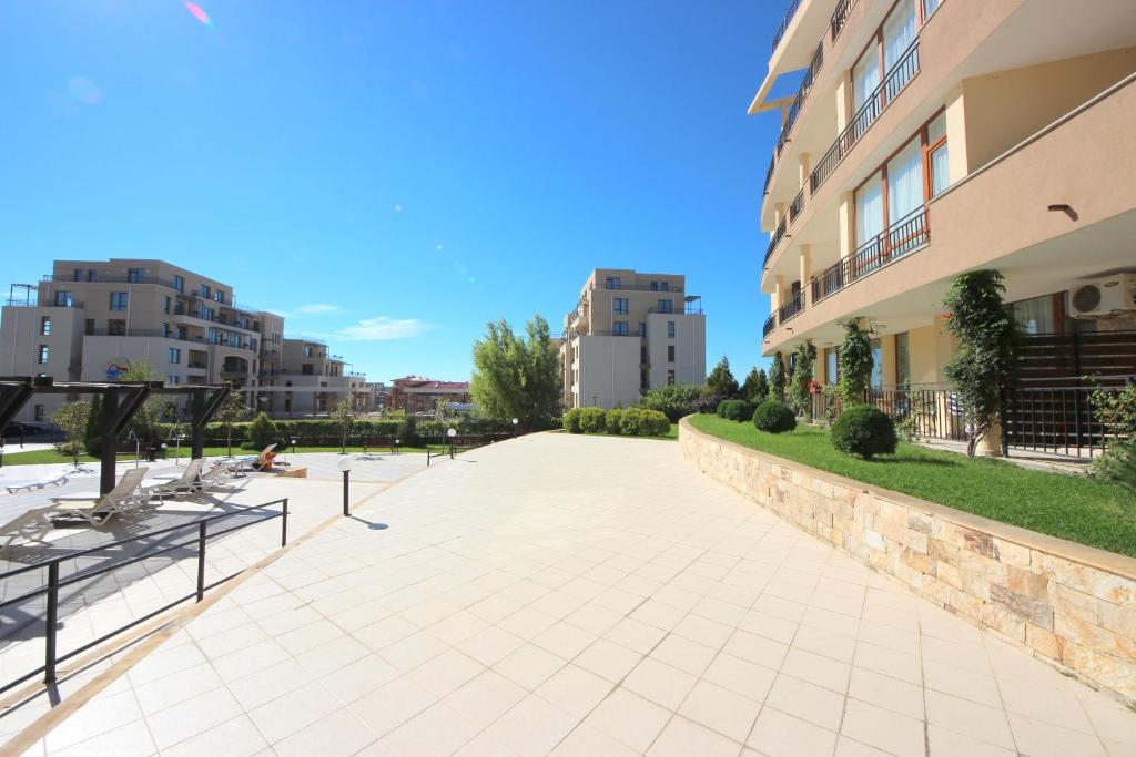 Menada Luxor Apartments Свети-Влас Экстерьер фото