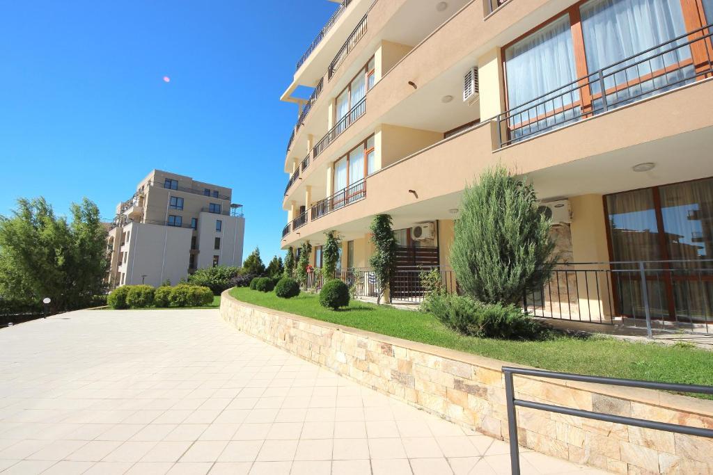 Menada Luxor Apartments Свети-Влас Экстерьер фото