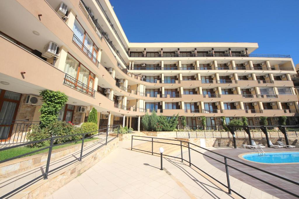Menada Luxor Apartments Свети-Влас Экстерьер фото