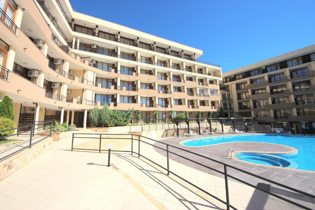 Menada Luxor Apartments Свети-Влас Экстерьер фото