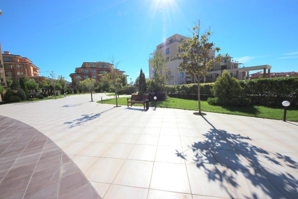 Menada Luxor Apartments Свети-Влас Экстерьер фото