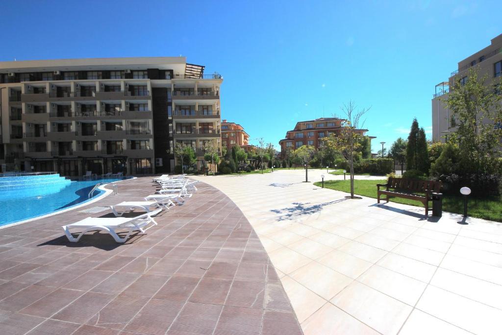 Menada Luxor Apartments Свети-Влас Экстерьер фото
