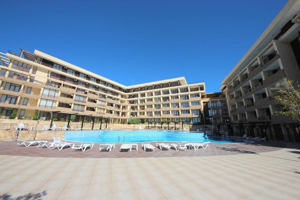 Menada Luxor Apartments Свети-Влас Экстерьер фото