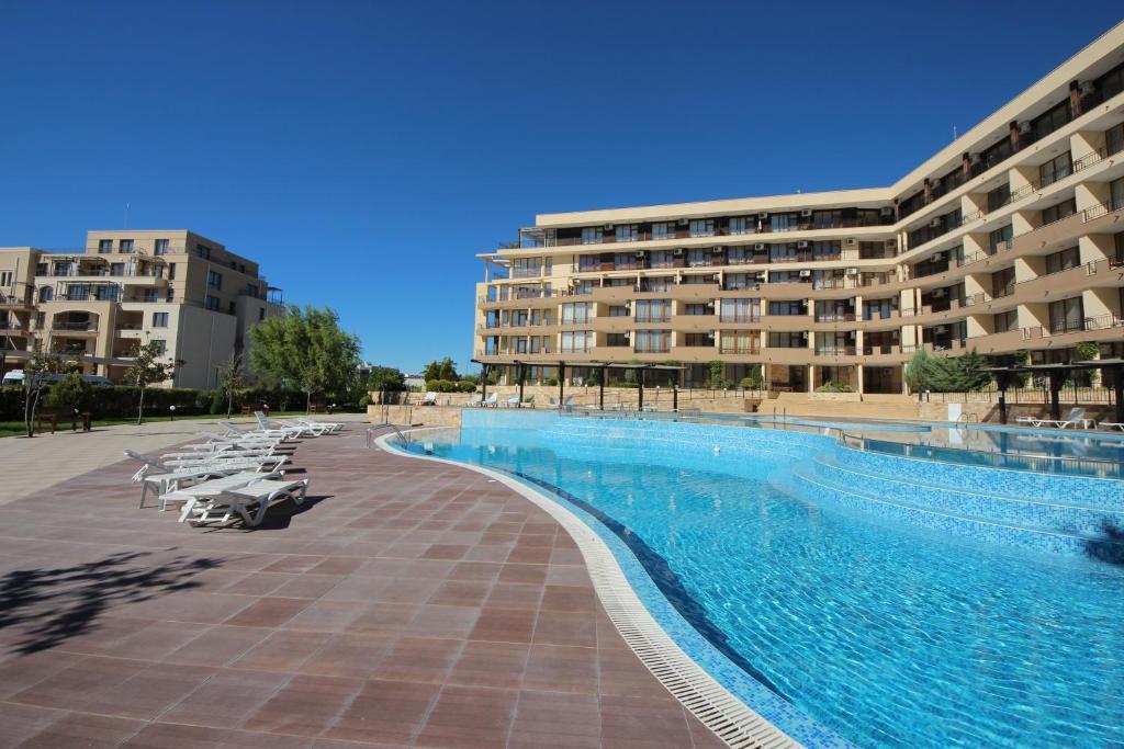 Menada Luxor Apartments Свети-Влас Экстерьер фото