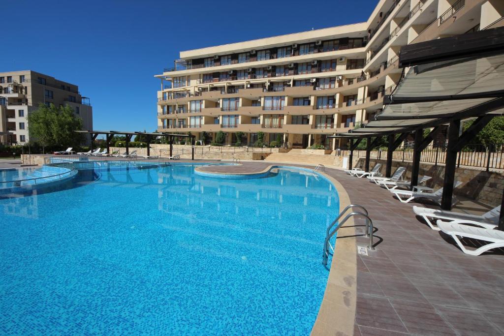 Menada Luxor Apartments Свети-Влас Экстерьер фото